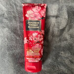 Bath & Body Works Japanese Cherry Blossom Red Floral Cream
